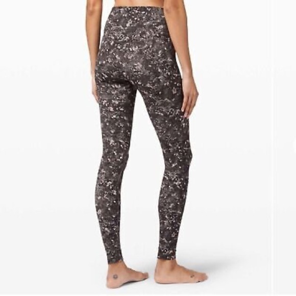 Lululemon Women’s Align High Rise Pant 25” Black White Equalized Legging Size 6 - Picture 1 of 8